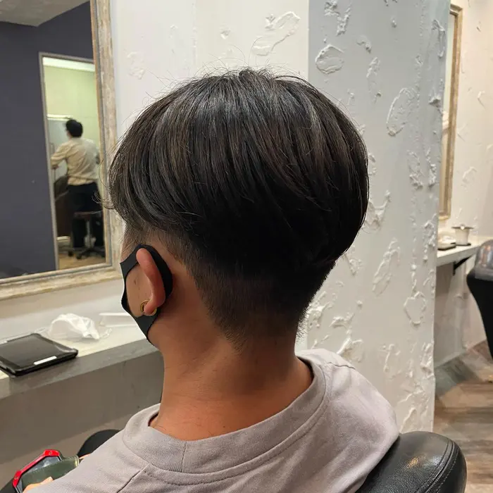 刈り上げですっきりしつつ 上は重さを残した海外風スタイル Lusso Libera所属 Mana Lusso のヘア カタログ ミニモ