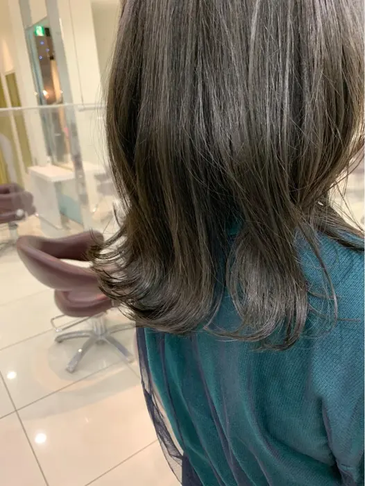 オリーブ Blue Faces所属 透明感カラー パーマ石引和司のヘアカタログ ミニモ