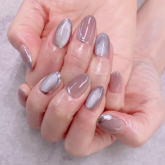 マグネットネイル ニュアンスミラー グレー Fastnail Plus 新宿店所属 Fastnail Plus 新宿店のネイル デザイン ミニモ
