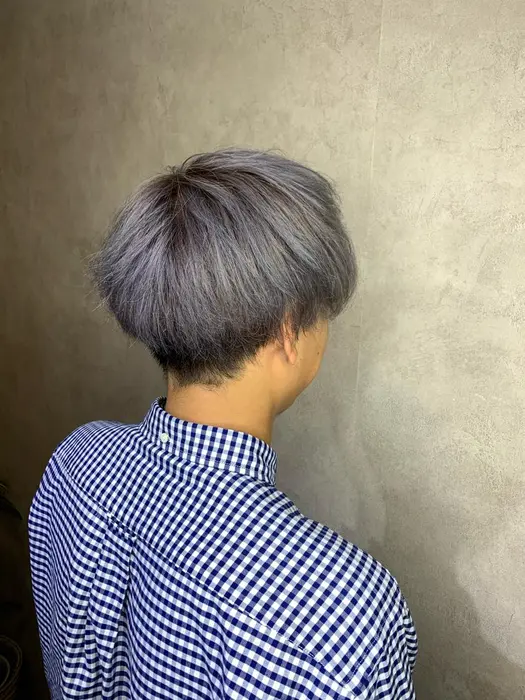 ハイトーン シルバーカラー 初めは少し紫味を残し 色落ちでさらに白く 白目指したい方お待ちして Nono Swan所属 大村 汐里 Aujuaソムリエのヘアカタログ ミニモ