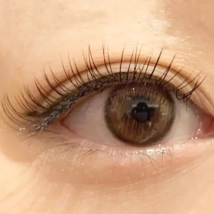 ダイヤモンドアイズ 渋谷マークシティ店所属 小貫 菜乃花のマツエクデザイン ミニモ