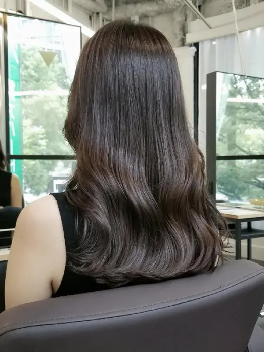 ダークアッシュブラウン Sia シア 所属 大橋 シュンジのヘアカタログ ミニモ