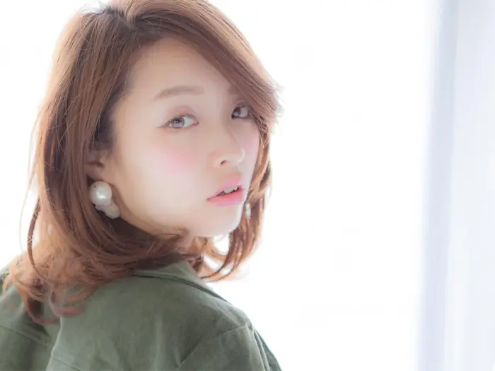 毛先がスウィングするエフォートレスミディアム ルーズな毛先とまとまりのあるフェイスラインは大人な印 Rean所属 Kumon Hironoriのヘアカタログ ミニモ