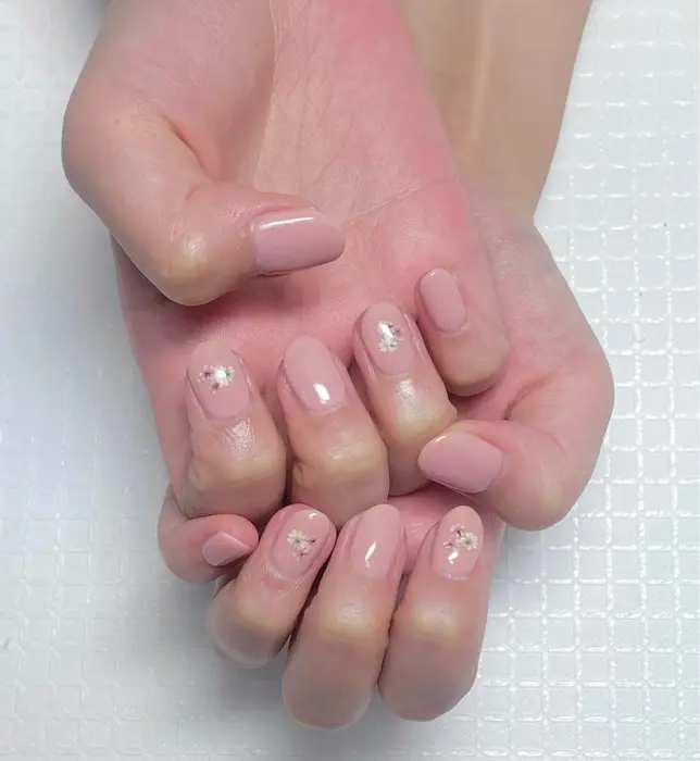 代官山ネイルサロン Juju所属 Senrui Ayakaのネイルデザイン ミニモ