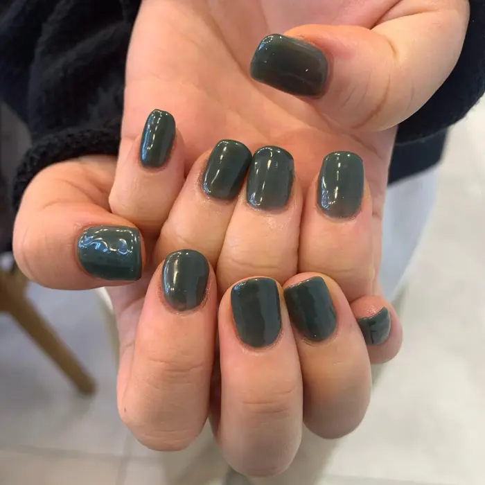 ワンカラーの深緑 この秋は深めのカラーで秋を満喫しましょう Zest Park吉祥寺店所属 Kureha のヘアカタログ ミニモ