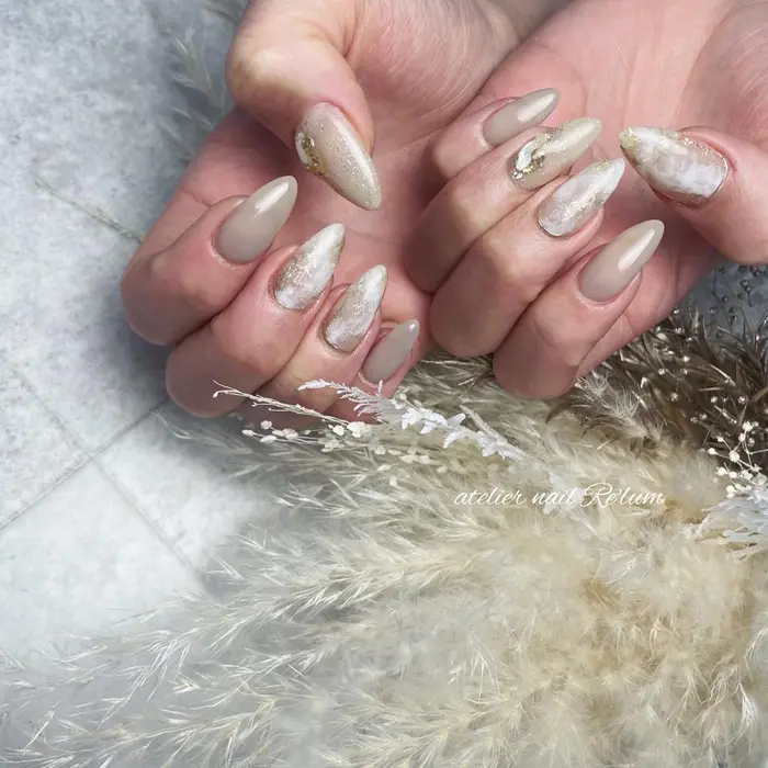 ニュアンスネイル 奥行きネイル ミラーネイル ホワイトネイル Atelier Nail Re Lum所属 Atelier Nail Relumのネイル デザイン ミニモ
