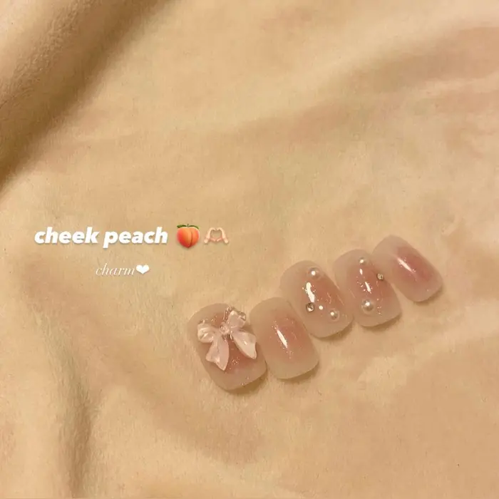 インスタで人気やった新作デザイン 今年流行りのチークネイルでっす ๑ ㅂ و Nail Salon Charm所属 Nail Salon Charmのネイルデザイン ミニモ