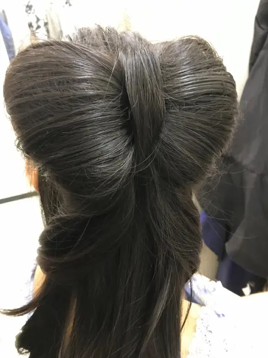 地毛で頭にリボン フルアップのスタイルでも対応致します Earth 平塚店所属 Earth寺島 凛のヘアカタログ ミニモ