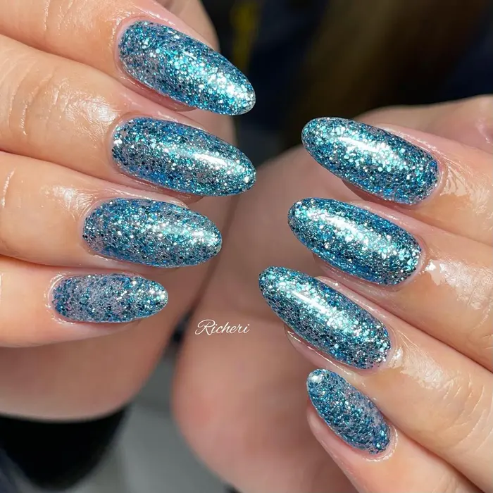 ギラギラネイル お客様１人１人に寄り添い 爪 Private Nail Salon Richeri所属 Richeri Ayaのネイル デザイン ミニモ