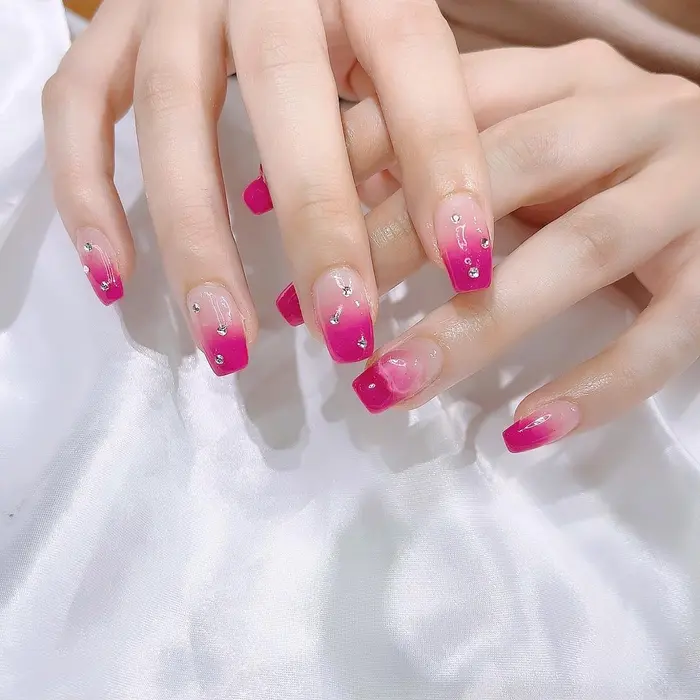 メニュースカルプカラーグラデーション 濃いピンクのカラグラ Nail Eyelash R Ebisu所属 𝐧𝐚𝐢 𝐑のネイル デザイン ミニモ メニュースカルプカラーグラデーション 濃いピンクのカラグラ Nail Eyelash R Ebisu所属 𝐧𝐚𝐢 𝐑のネイル デザイン ミニモ