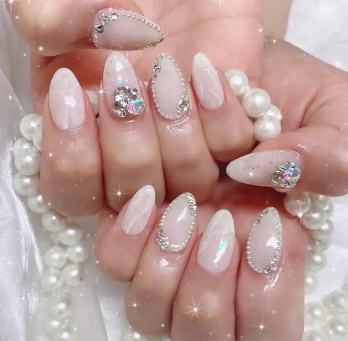 Rainbow Nailsaion所属 薔薇 高田馬場店のネイルデザイン ミニモ