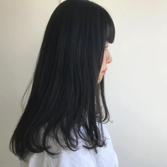 ネイビーカラー 黒染めではないのですが ネイビーの深い色味でしっかりトーンダウンできます 普通 Soco所属 Narumi Soco のヘアカタログ ミニモ