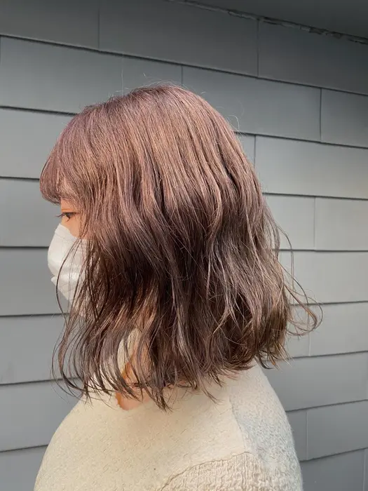 ブリーチ1回 桜ミルクティー ほんのりピンク感のあるミルクティーベージュ Chobii表参道所属 吉田 光佑のヘアカタログ ミニモ