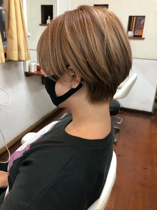 レイヤー高めのハンサムショートボブ ベージュカラーで柔らかさプラス God 高崎店所属 ショート ボブ 田谷広則のヘアカタログ ミニモ