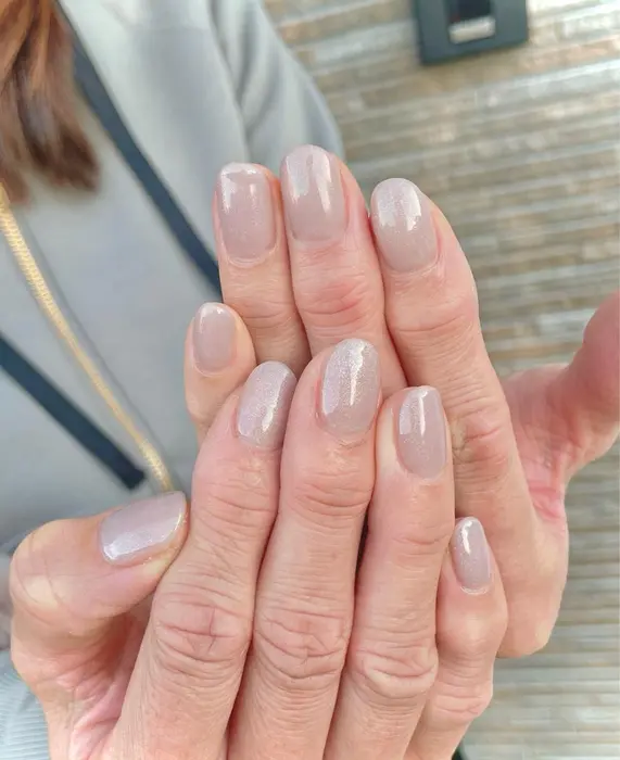 先月からリピートして下さりました ネイル歴も長いので 今回短くしたのに ネイルベッドが長い Lilly Co 所属 Lilly Co のネイル デザイン ミニモ