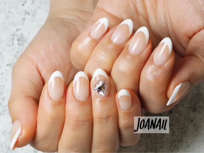 バーチャルフレンチで指長効果 自爪のピンクの部分が短いのがお悩みのh様 縦長に見えるよう Joanail ジョアネイル 所属 経堂ネイルサロン ジョア ネイルのネイルデザイン ミニモ