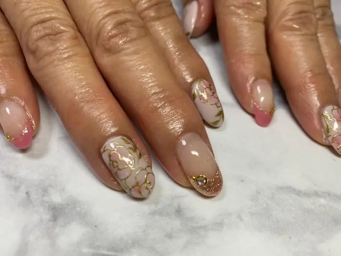 フリーコースストーン追加 入学卒業シーズン春ネイル Y Schon ワイズシェーン所属 Y Schon ワイズシェーンのネイル デザイン ミニモ