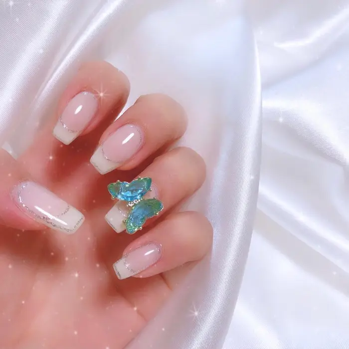 New Butterfly 囲みフレンチ ネイル予約 ネイルチップフルオーダー受付中 持ち Chamnail所属 韓国ネイル ニュアンスネイル華の ネイルデザイン ミニモ