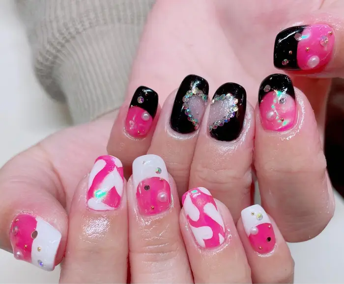 ハートいっぱいのラブリーなネイルです Sept Nail西大寺店所属 石橋 亜美のネイルデザイン ミニモ