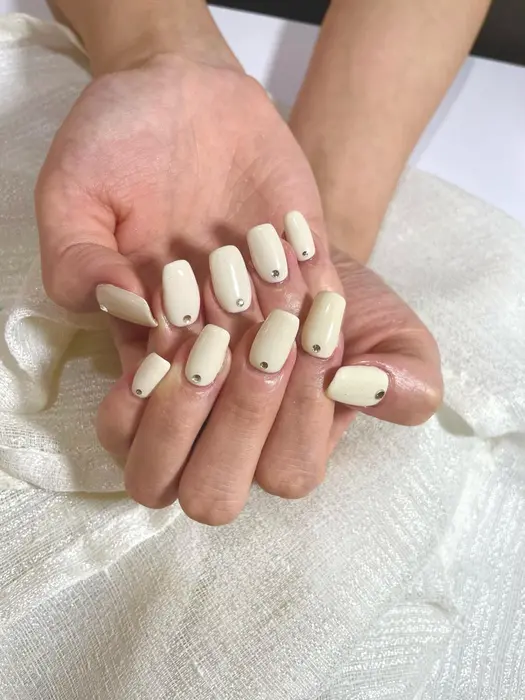 アイボリーネイル Magic Mush Nail S 所属 Magic Mash Nail S のネイル デザイン ミニモ アイボリーネイル Magic Mush Nail S 所属 Magic Mash Nail S のネイル デザイン ミニモ