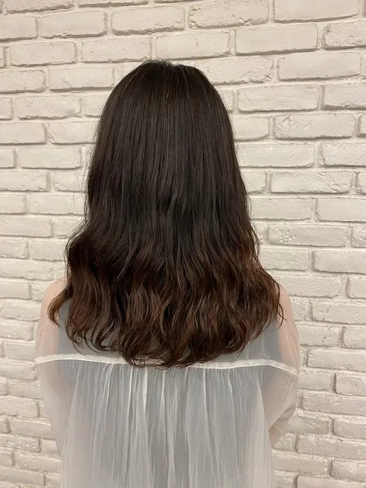 パーマをかけて朝のスタイリングを楽に 夏のこの時期にパーマをかけるお客様増えてます Sand S Ginza所属 鶴田 みなみのヘアカタログ ミニモ