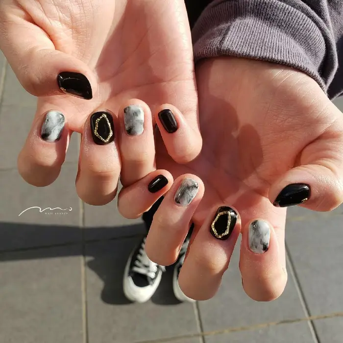 黒のタイダイネイル Nail Avanceイオンモール和歌山所属 濱田 百羽のネイルデザイン ミニモ