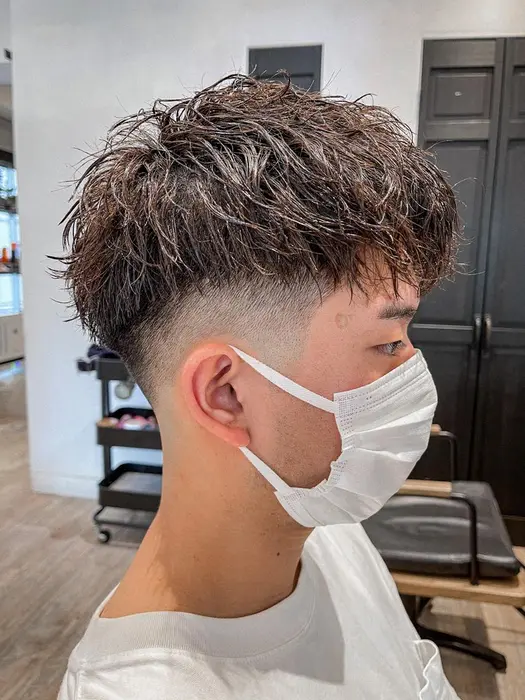 スパイラルパーマパーマ メンズカット ツーブロック メンズパーマ ツイストスパイラルパーマ ツイスト Heavenly By Havana所属 ツイスト スパイラル 波巻き フェードのヘアカタログ ミニモ