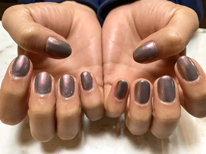 ワンカラー 冬ネイルをワンカラーできれいに決める 3つのポイントをご紹介します 1ネイルを Ellie Nail銀座店所属 Nailist Norikaのネイルデザイン ミニモ