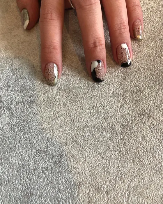 サンドネイル ニュアンス Nail Nails Nailart モード 大人ネイル 当日予約 サ True Colors所属 Okum Yukinaの ネイルデザイン ミニモ