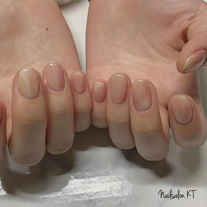 桃ネイル むら塗り 500 カラーにはとことんこだわります 絶妙カラーおまか Nail Salon Kt所属 Nailist Hiromiの ネイルデザイン ミニモ