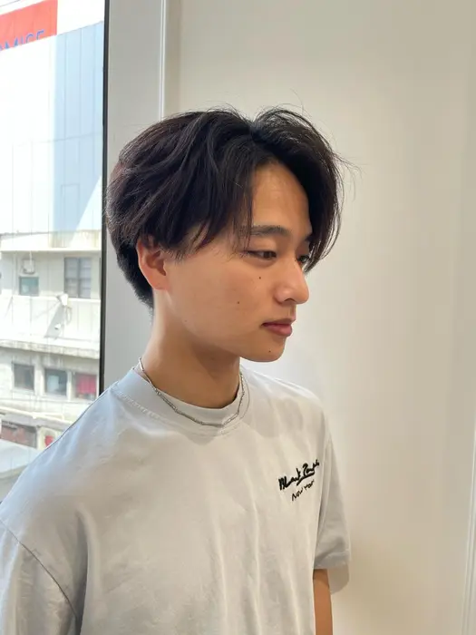 流行りのかきあげセンターパート Nynyなんば道頓堀店所属 山本 乃慧 メンズカット のヘアカタログ ミニモ