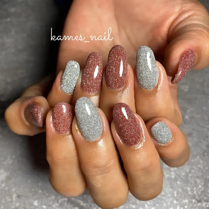 大人気のフラッシュネイル ボルドーとシルバーparty Nailでクリスマスなキラキラ Kames Nail所属 Kame ちゃんのネイル デザイン ミニモ 大人気のフラッシュネイル ボルドーとシルバーparty Nailでクリスマスなキラキラ Kames Nail所属 Kame ちゃんのネイル デザイン ミニモ