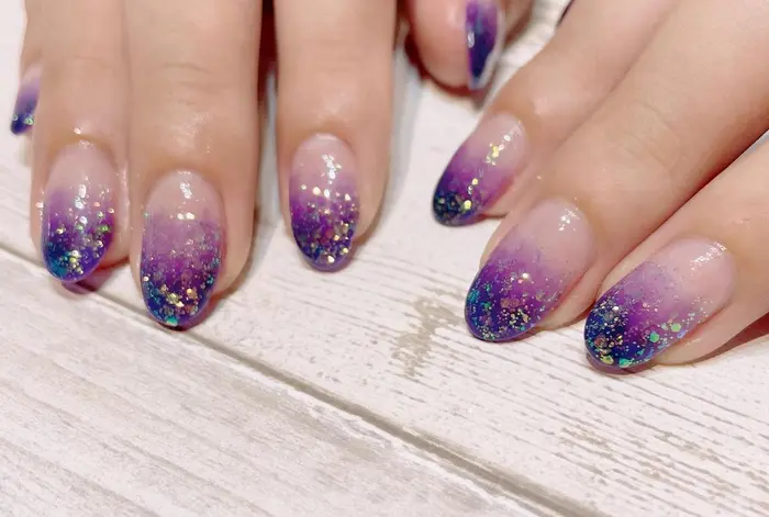 ギャルなネイルがしたいんです☆ 希望カラーとラメで色っぽいネイル  