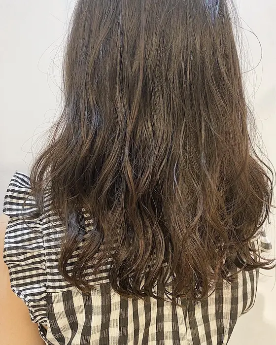 低温コテ巻き風デジタルパーマ ダメージレスで髪質に合わせたお薬で行っていきます 流行りの韓国風 Belle所属 脇山夏帆 かほのヘアカタログ ミニモ