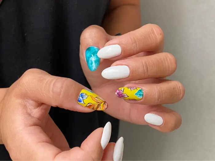 ワンカラー シンプルネイル ニュアンスネイル オフィスネイル ヌーディーネイル グラデー Elmy所属 Elmy 学芸大学 Ayu の ネイルデザイン ミニモ