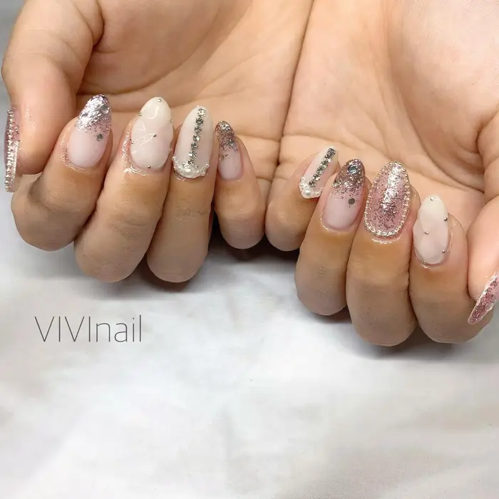 キラキラグラデキルティングネイル 別途料金の物も含まれます Vivi所属 Vivi Nailのネイルデザイン ミニモ