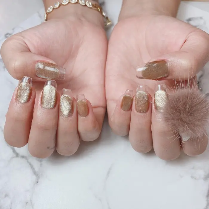 マグネット クリアフレンチ スカルプ Crystal Brush所属 石原 夕華のネイルデザイン ミニモ