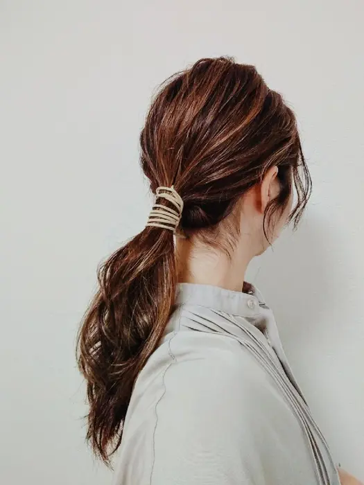 ヘアアレンジ 簡単アレンジ 紐アレンジ まとめ髪 ミックス巻き ロング ハイライト Laf From Garden所属 山中 さくらのヘアカタログ ミニモ