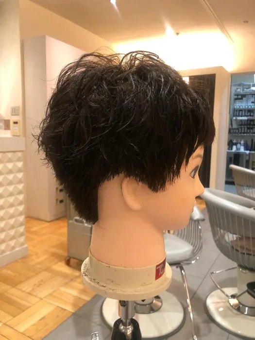 ウィッグで失礼します𓂃𓈒𓏸 襟足は刈り上げstyleでスッキリ トップはパーマを当て動きを出して ｈａｉｒ ｓ ｇａｌｌeｒｙ所属 阪上 沙織のヘアカタログ ミニモ