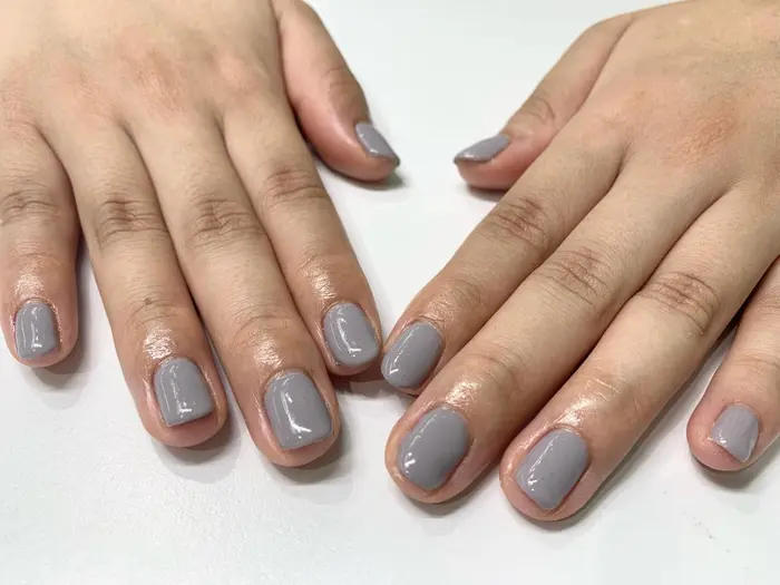 ワンカラー ショートネイル グレー カワイイ Jiem5nail所属 Jiem5nail Kasumiのネイル デザイン ミニモ
