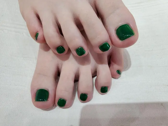 フットネイルワンカラー ネイルサロンfairy所属 堀川 夏来のネイルデザイン ミニモ フットネイルワンカラー ネイルサロンfairy所属 堀川 夏来のネイルデザイン ミニモ