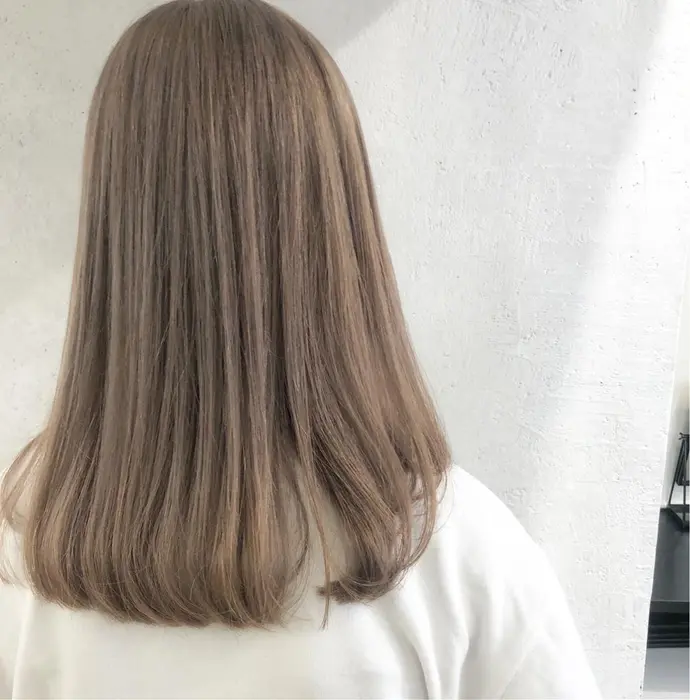 シアーベージュ ブリーチ一回 New Open 驚きの技術がこの価格大好評サロン Salowin所属 シアーベージュ 髪質 改善 大貫ゴウシのヘアカタログ ミニモ