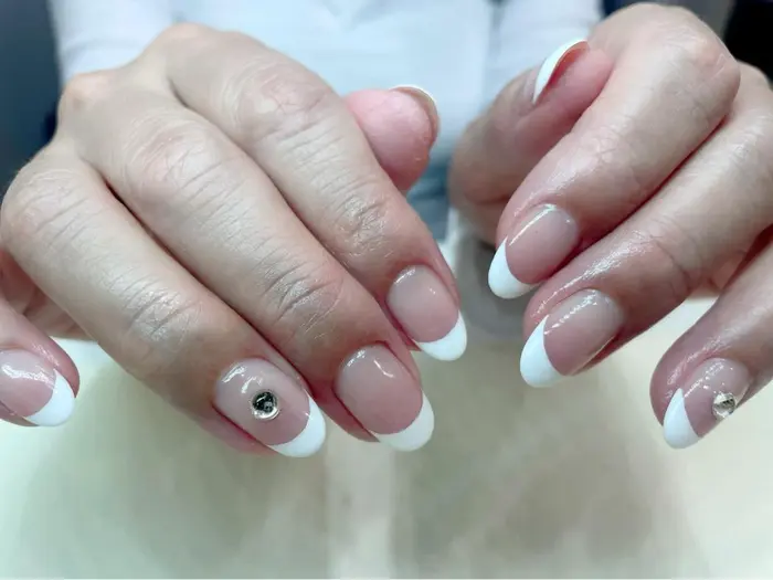 アフロートスタジオ所属 佐藤 百恵のネイルデザイン ミニモ