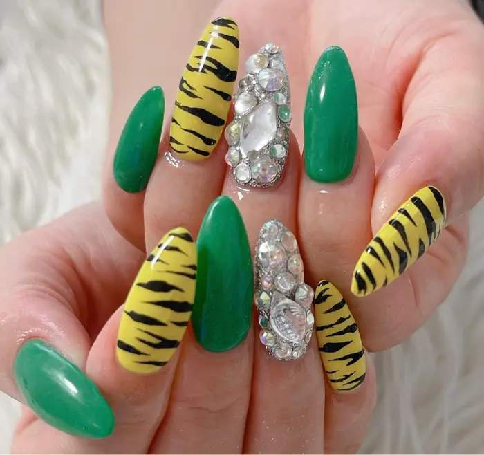 パーツ100円追加 ラムちゃんネイル Celica所属 松田 由真のネイルデザイン ミニモ