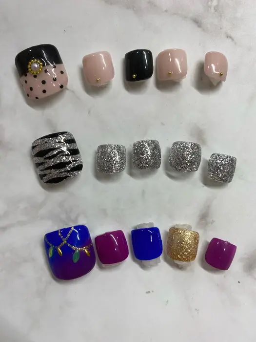 9月季節のフットネイル アッシュブランシェ所属 樋口 真麻のネイルデザイン ミニモ