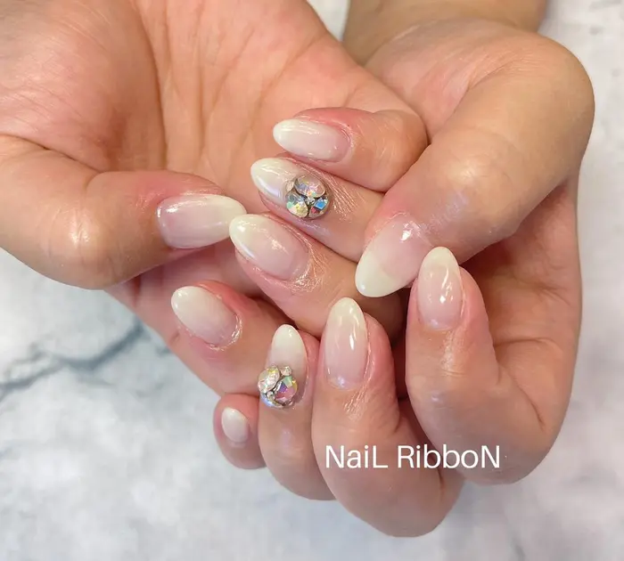 Eyelash Nail Ribbon 池袋店所属 ネイルリボン 受付スタッフのネイルデザイン ミニモ Eyelash Nail Ribbon 池袋店所属 ネイルリボン 受付スタッフのネイルデザイン ミニモ
