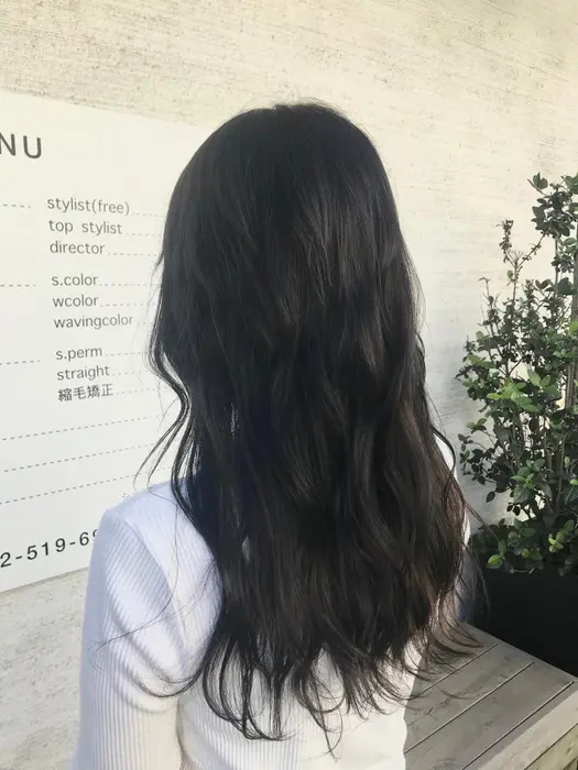 Dark Color 黒染めまでいかないブルーとグレーを使ったカラー Nest By Chord所属 くまがい みくのヘアカタログ ミニモ