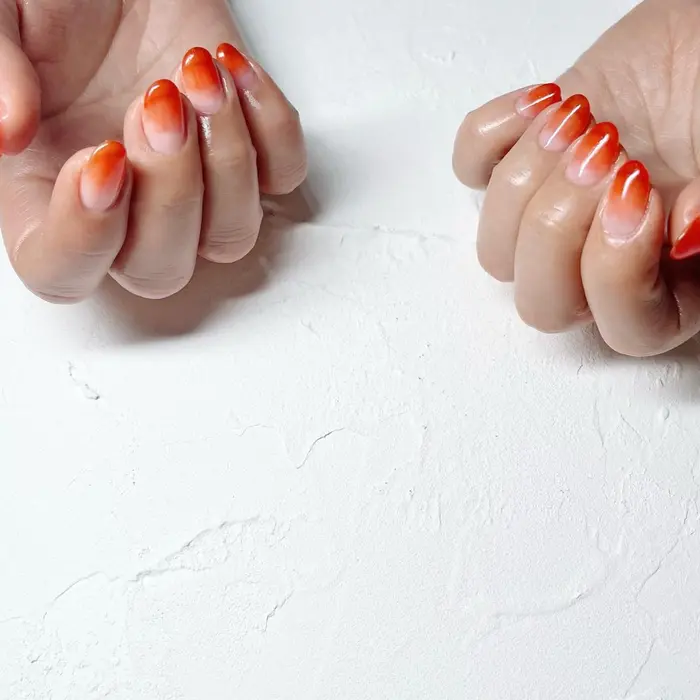 美フォルムネイル 美フォルム カラーグラデーション カラーグラデーション カラグラネイル Nine 所属 Nine Yukoのネイル デザイン ミニモ