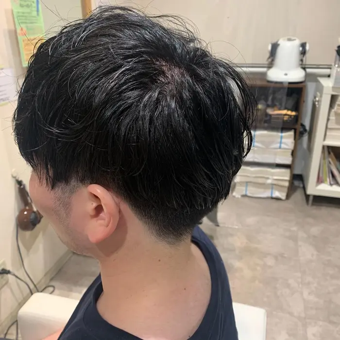 メンズマッシュで 小顔効果抜群 お仕事にもok ナチュラルパーマで営業マンスタイル パプス ド コアフュール中山寺所属 松下穂香 圧倒的艶と透明感のヘアカタログ ミニモ