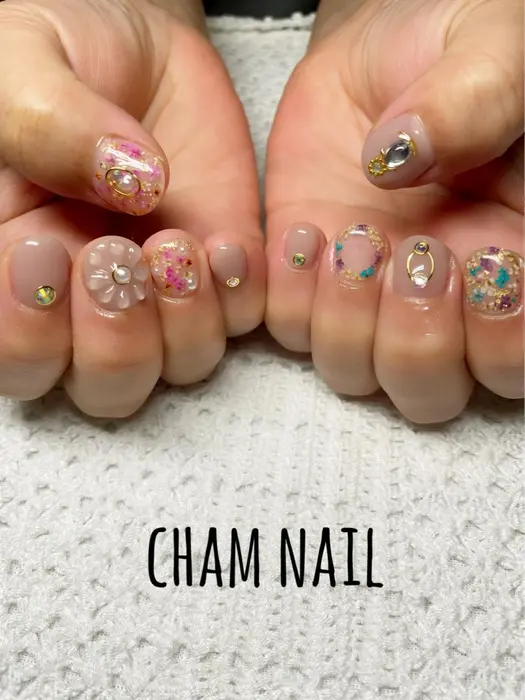 押し花 ぷっくりフラワーで春ネイル Cham Nail所属 高橋 優のネイルデザイン ミニモ